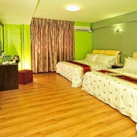 Hotel Zamburger Grand City Malacca Екстер'єр фото