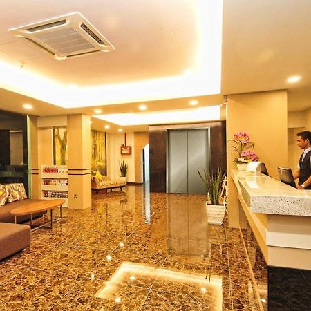 Hotel Zamburger Grand City Malacca Екстер'єр фото