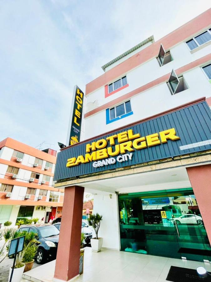 Hotel Zamburger Grand City Malacca Екстер'єр фото